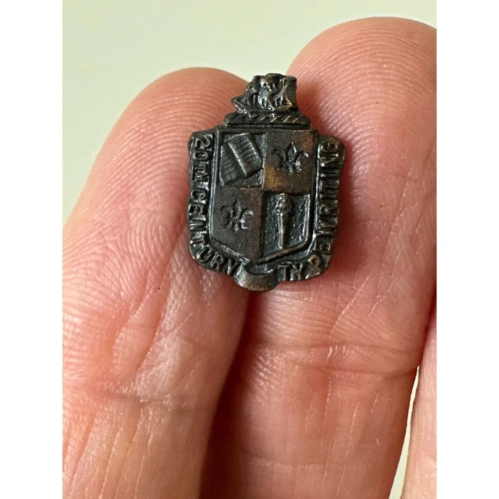 20th Century Typewriting Pin Silver Tone Small Brooch Award Crest Lapel